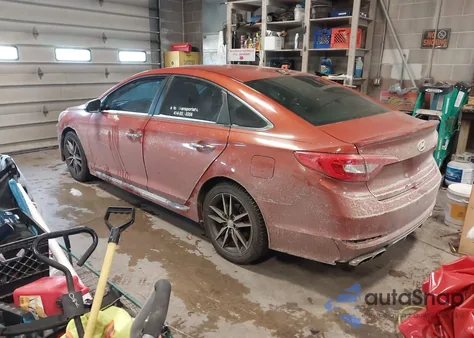 2015 Hyundai Sonata Sport 2.0T z USA, uszkodzony, nr VIN 5NPE34AB7FH092868